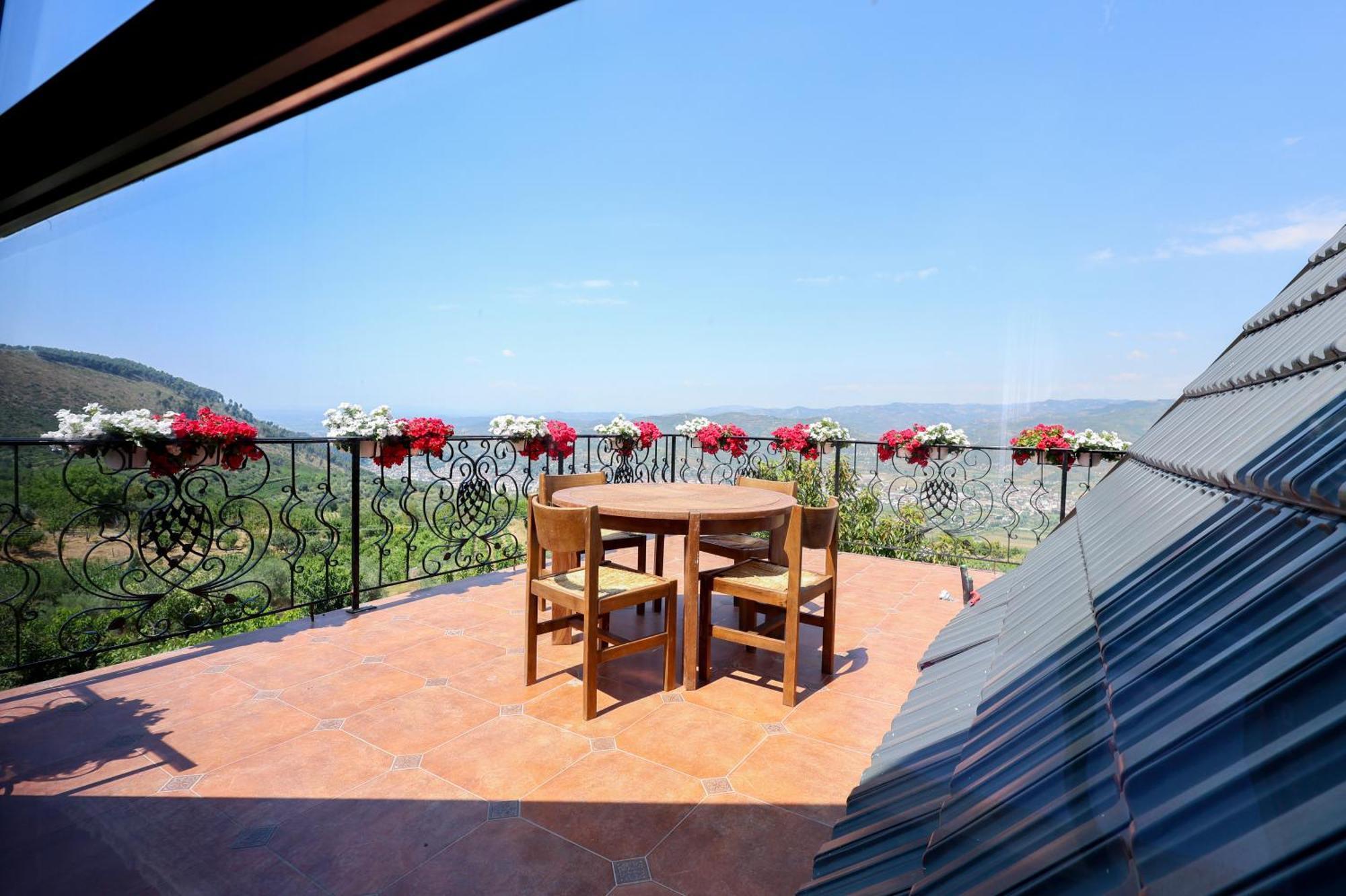 Sunrise House - Swimming Pool Villa Berat Exterior photo
